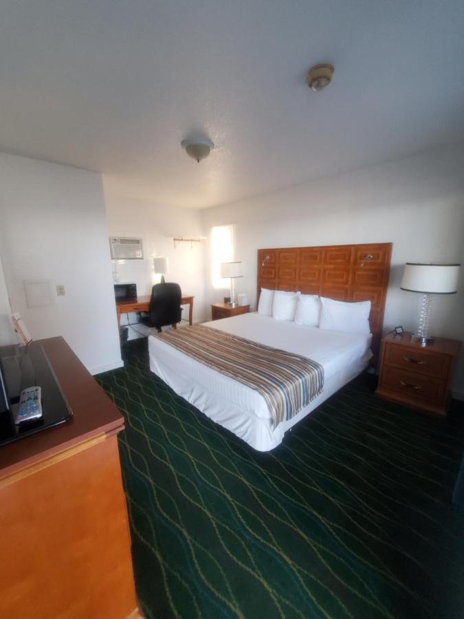 Bayview Lakefront Inn Saint Ignace Esterno foto